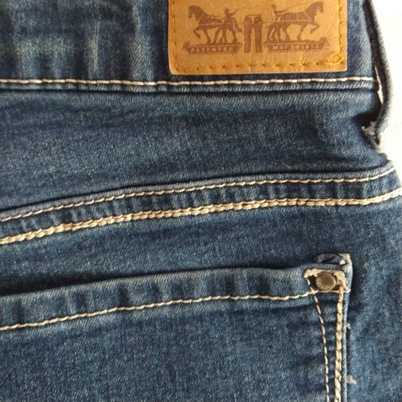 Levi's shorts size 11 juniors - Picture 3 of 8